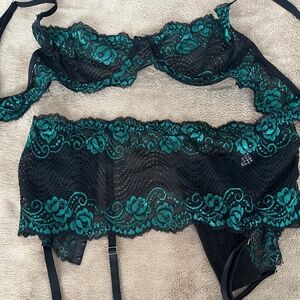 Green holiday garter bra set